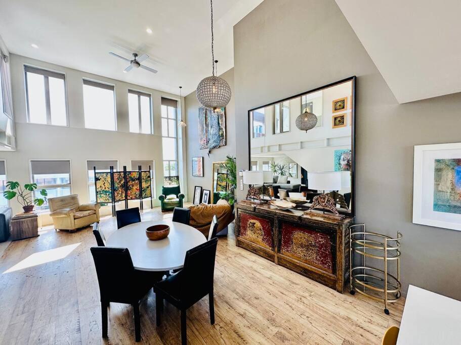 Stunning New York Loft Gallery ไครสต์เชิร์ช ภายนอก รูปภาพ